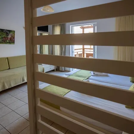 Ilian Beach&apartments