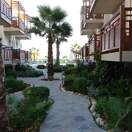 Ilian Beach&apartments 3*